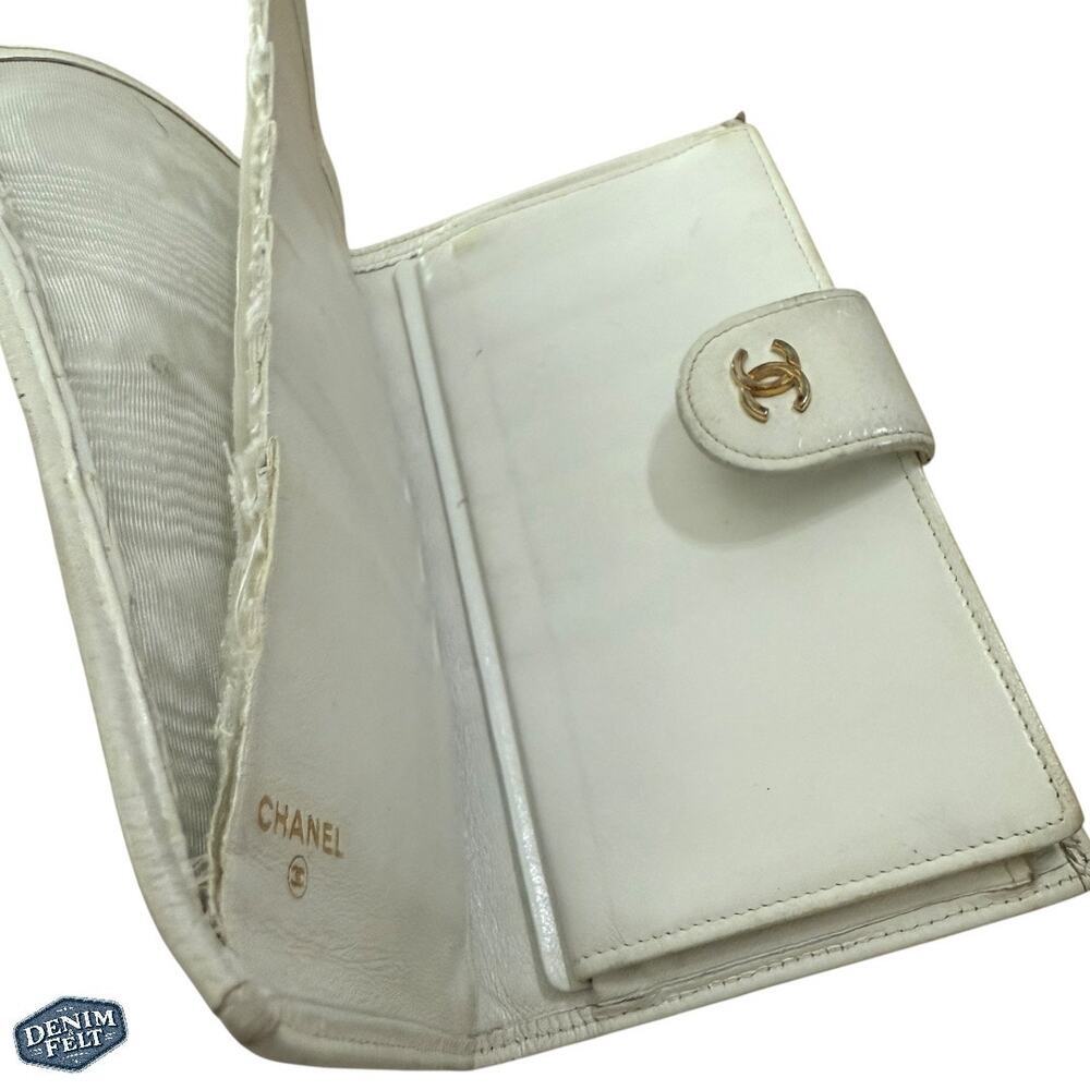 Chanel White Quilted Caviar Leather Long Snap Closure Wallet with Gold CC Logo - Picture 11 of 15